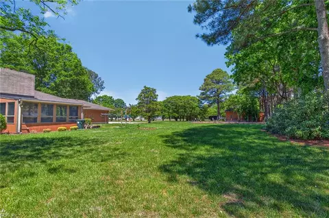 Exterior - 500 Moonefield Dr, Smithfield, VA 23430 photo 6 of 7