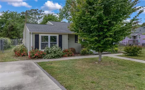 Exterior - 315 Mary St, Hampton, VA 23664 photo 2 of 10