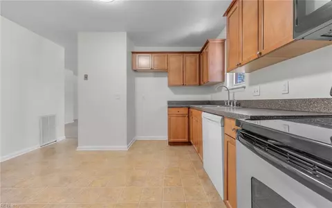 Entry Way - 315 Mary St, Hampton, VA 23664 photo 3 of 3