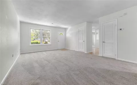 Living - 315 Mary St, Hampton, VA 23664 photo 5 of 5
