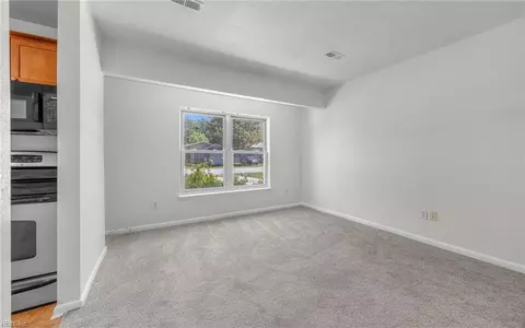 Living - 315 Mary St, Hampton, VA 23664 photo 4 of 5