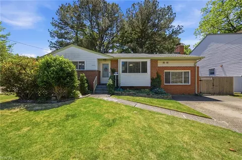 5009 Jeanne St, Virginia Beach, VA 23462