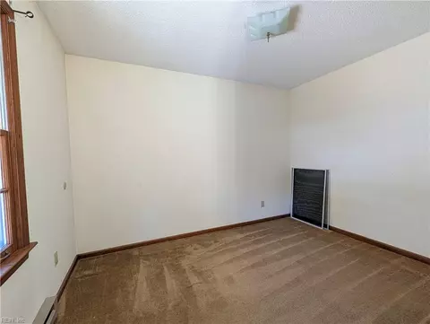 Bedroom - 1408 Elder Ave, Chesapeake, VA 23325 photo 6 of 7