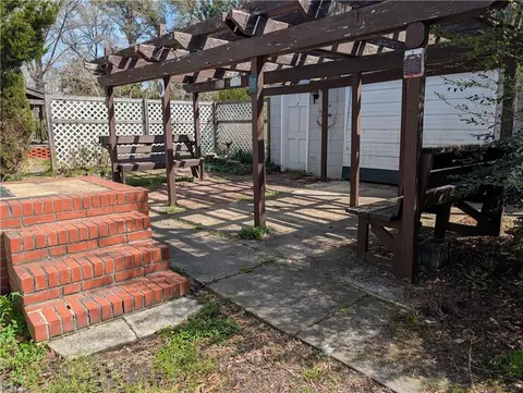 Exterior - 1408 Elder Ave, Chesapeake, VA 23325 photo 3 of 6