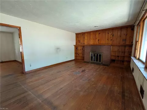 Living - 1408 Elder Ave, Chesapeake, VA 23325 photo 1 of 7