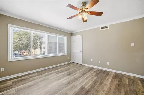 Living - 109 Hampton Club Dr #3, Hampton, VA 23666 photo 1 of 1