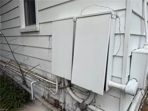 1146 W Ocean View Ave, Norfolk, VA 23503 photo 8