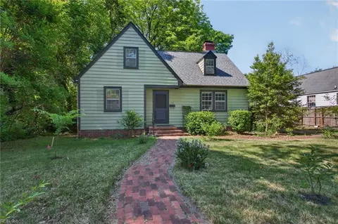 702 Hamilton St, Williamsburg, VA 23185