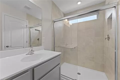 Bath - 176 Freeman Dr, Hampton, VA 23666 photo 1 of 1