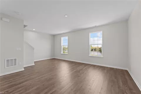 Living - 176 Freeman Dr, Hampton, VA 23666 photo 2 of 4