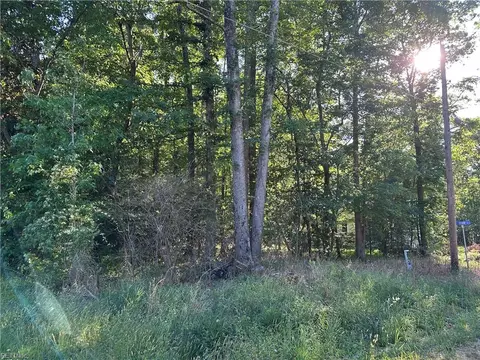 26 Ac Cypress Trl, Gloucester, VA 23061