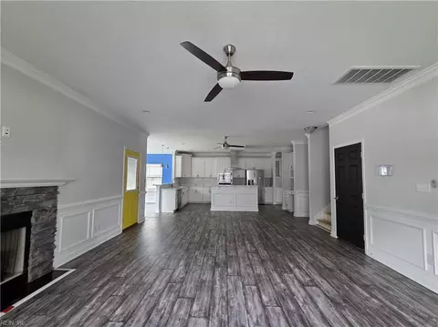 Living - 1405 Old Buckroe Rd, Hampton, VA 23663 photo 3 of 5