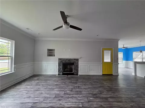 Living - 1405 Old Buckroe Rd, Hampton, VA 23663 photo 2 of 5