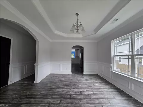 Entry Way - 1405 Old Buckroe Rd, Hampton, VA 23663 photo 4 of 8