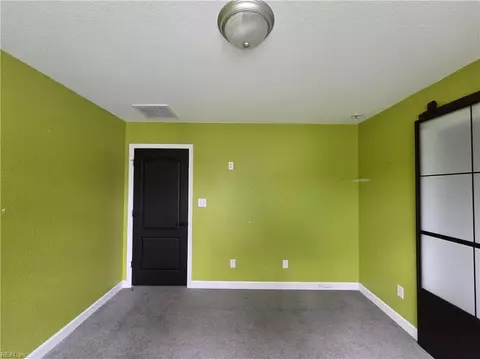 Bedroom - 1405 Old Buckroe Rd, Hampton, VA 23663 photo 7 of 8