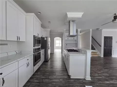 Entry Way - 1405 Old Buckroe Rd, Hampton, VA 23663 photo 5 of 8