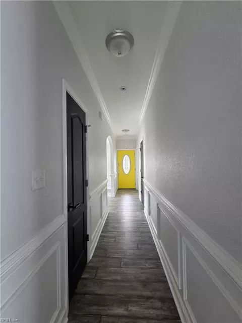 Entry Way - 1405 Old Buckroe Rd, Hampton, VA 23663 photo 1 of 8