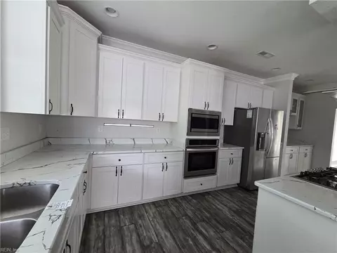 Kitchen - 1405 Old Buckroe Rd, Hampton, VA 23663 photo 3 of 4