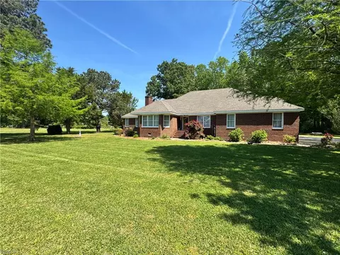 1760 N Muddy Creek Rd, Virginia Beach, VA 23456