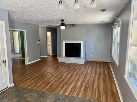 Living - 119 Admiral Ct, Hampton, VA 23669 photo 1 of 3