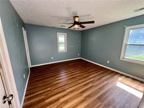 Bedroom - 119 Admiral Ct, Hampton, VA 23669 photo 4 of 5