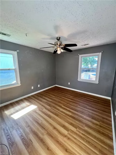 Bedroom - 119 Admiral Ct, Hampton, VA 23669 photo 3 of 5