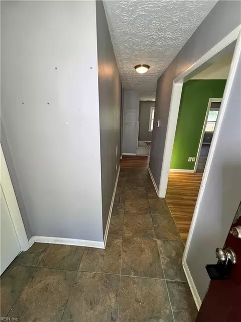 Entry Way - 119 Admiral Ct, Hampton, VA 23669 photo 2 of 3