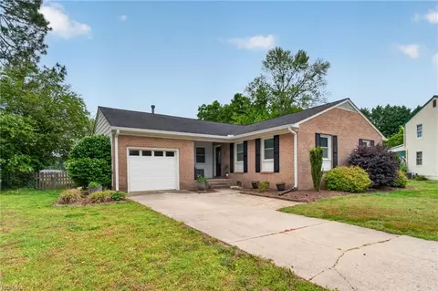108 Schooner Dr, Newport News, VA 23602