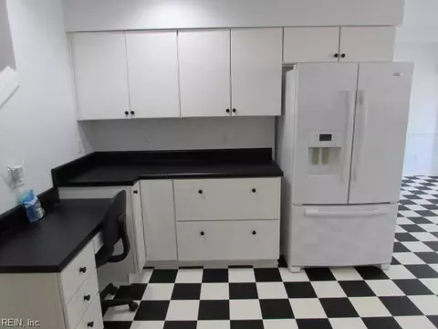 Kitchen - 3105 Deans Ct, Chesapeake, VA 23321 photo 2 of 3