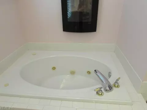 Bath - 3105 Deans Ct, Chesapeake, VA 23321 photo 5 of 6