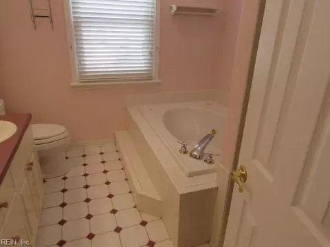 Bath - 3105 Deans Ct, Chesapeake, VA 23321 photo 4 of 6