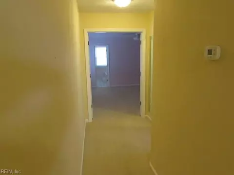 Entry Way - 3105 Deans Ct, Chesapeake, VA 23321 photo 7 of 7
