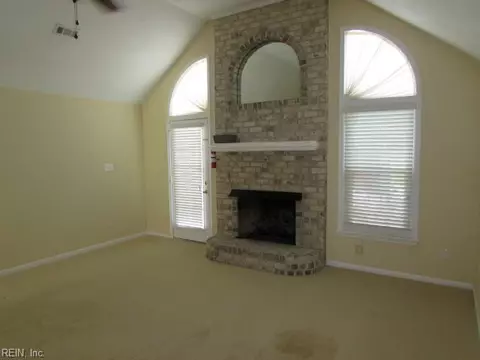 Living - 3105 Deans Ct, Chesapeake, VA 23321 photo 2 of 2