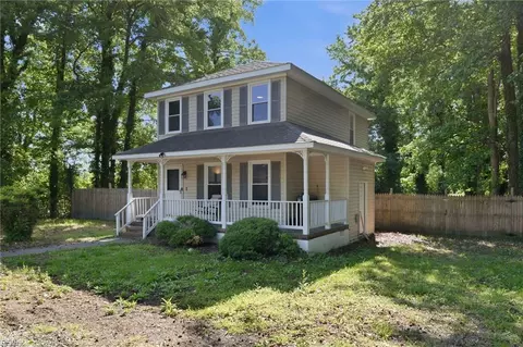 Exterior - 72 Ireland St, Hampton, VA 23663 photo 8 of 9