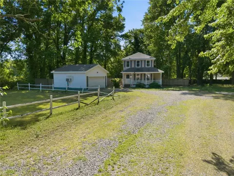 Exterior - 72 Ireland St, Hampton, VA 23663 photo 9 of 9