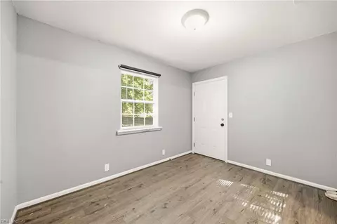 Bedroom - 72 Ireland St, Hampton, VA 23663 photo 1 of 6