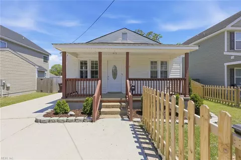 4139 1st St, Chesapeake, VA 23324