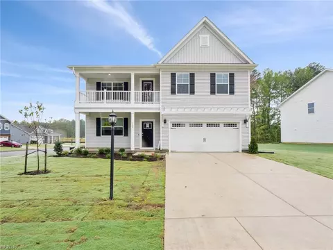 708 Sea Biscuit Blvd, Yorktown, VA 23690