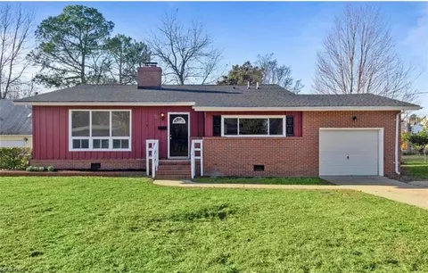 10 Barron Dr, Newport News, VA 23608