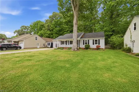 560 Denver Ave, Chesapeake, VA 23322