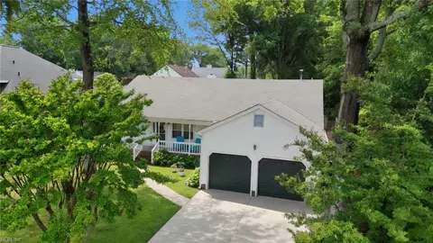 10 Dunn Cir, Hampton, VA 23666
