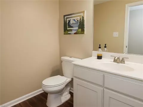 Entry Way - 10 Dunn Cir, Hampton, VA 23666 photo 2 of 2