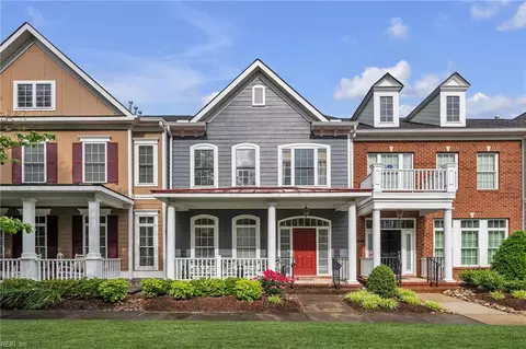 925 Cranberry Dr #70, Chesapeake, VA 23320