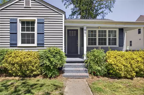 Exterior - 547 Fox Hill Rd, Hampton, VA 23669 photo 2 of 8