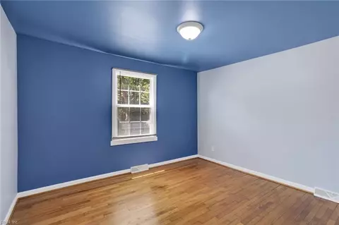 Bedroom - 547 Fox Hill Rd, Hampton, VA 23669 photo 3 of 6