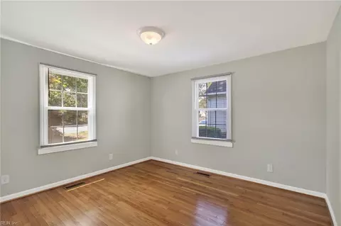 Bedroom - 547 Fox Hill Rd, Hampton, VA 23669 photo 5 of 6