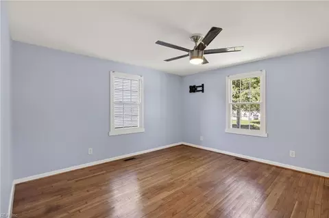 Bedroom - 547 Fox Hill Rd, Hampton, VA 23669 photo 1 of 6