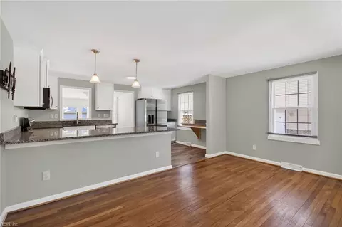 Living - 547 Fox Hill Rd, Hampton, VA 23669 photo 1 of 3