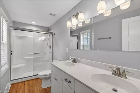 Bath - 547 Fox Hill Rd, Hampton, VA 23669 photo 1 of 2