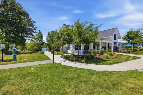 Exterior - 563 Spring Hill Pl, Smithfield, VA 23430 photo 9 of 10
